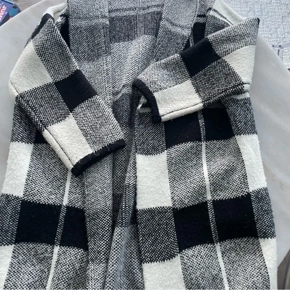 Fate Black and White Plaid Hooded Coat size S - Picture 3 of 5
